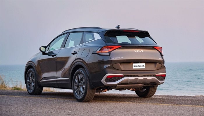 An undated image of Kia Sportage L HEV. — Kia Pakistan